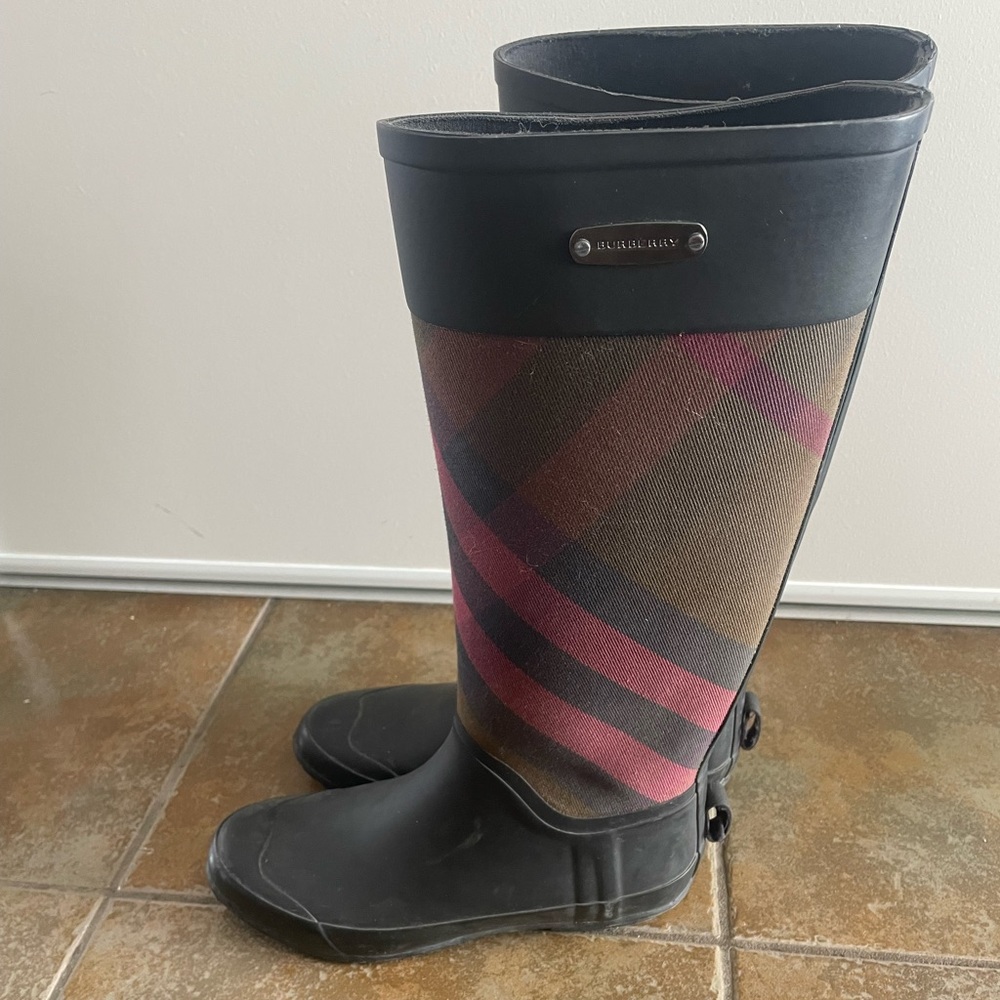 Authentic Burberry Rainboots Sz 38